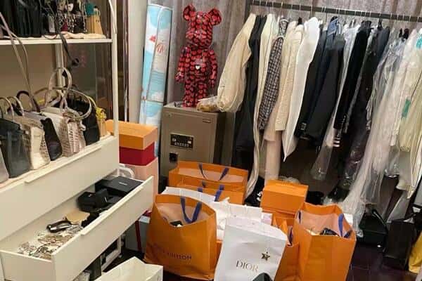 渭南市回收一线品牌衣服.jpg
